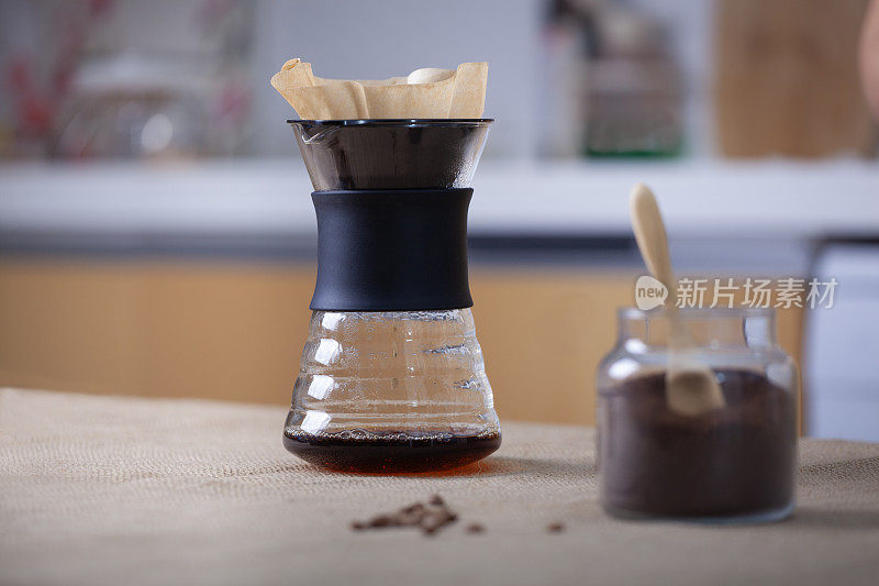 手滴咖啡在咖啡馆酿造，酿造咖啡的替代方法，Chemex, Moka壶，V60